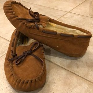 Prince & Fox Faux Fur- Lined Moccasins Size 6